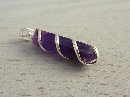 amethyst crystal (wearable pendant without chain)